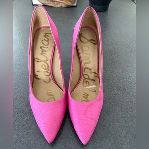 Pink pumps